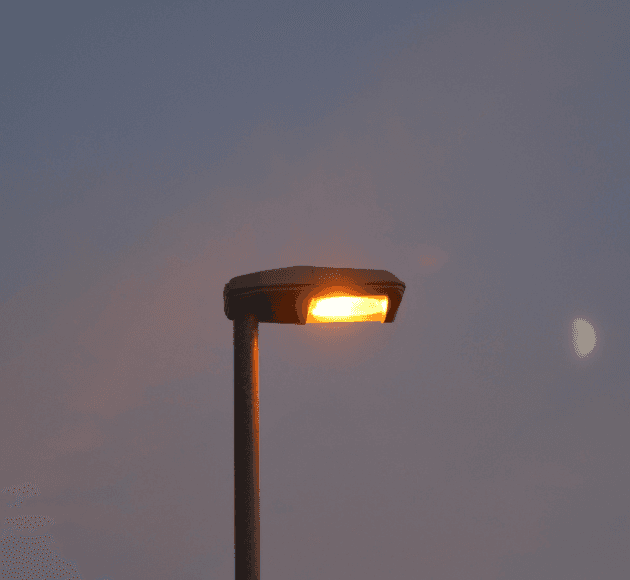 Iluminatul Inteligent: Cum Adaugă Siguranță și Eficiență Energetică în Orașele Noastre